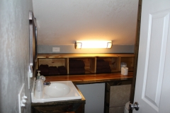 Lodge_Upstairs_Bath